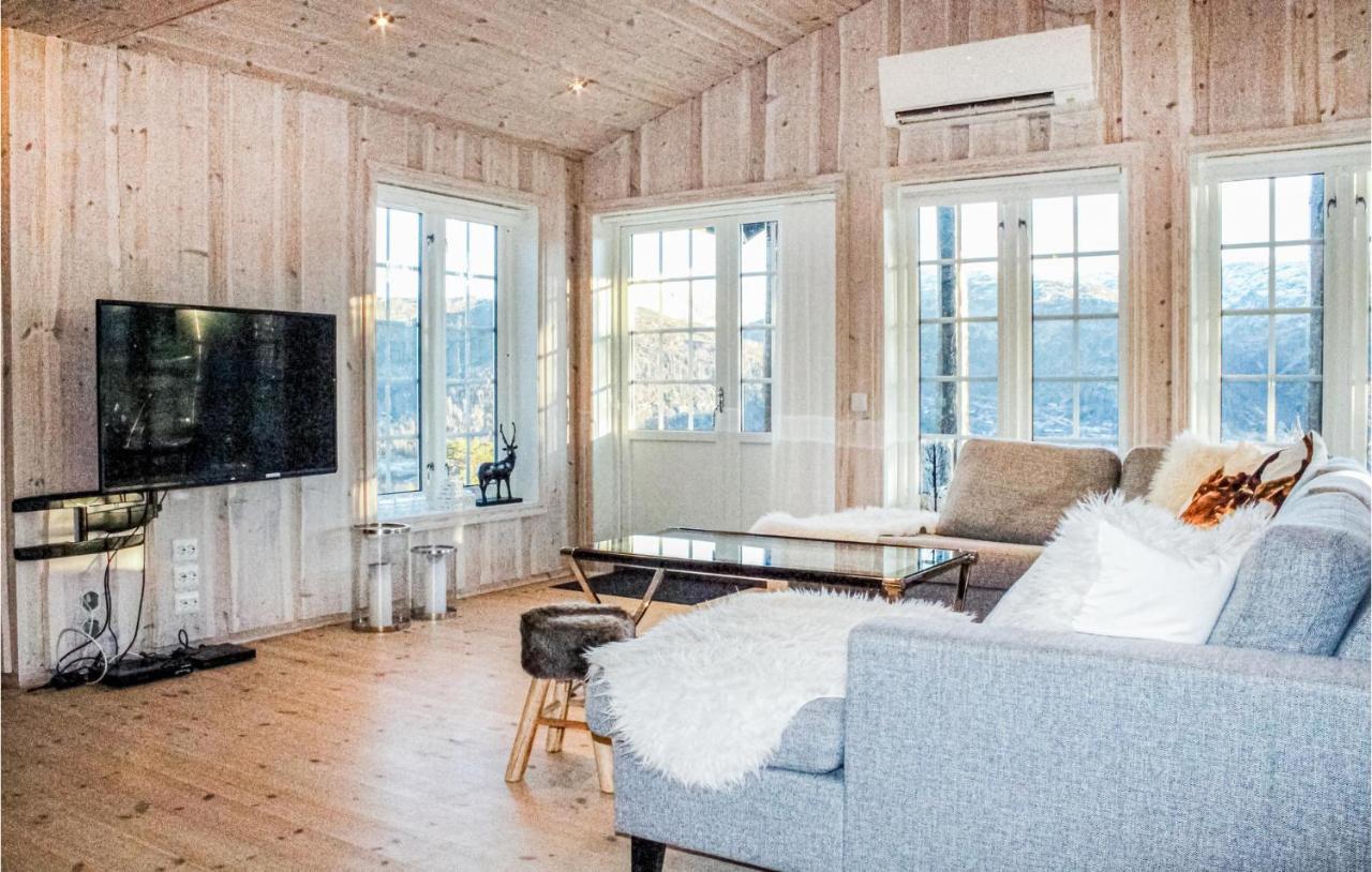 5 Bedroom Nice Home In Matredal Екстериор снимка