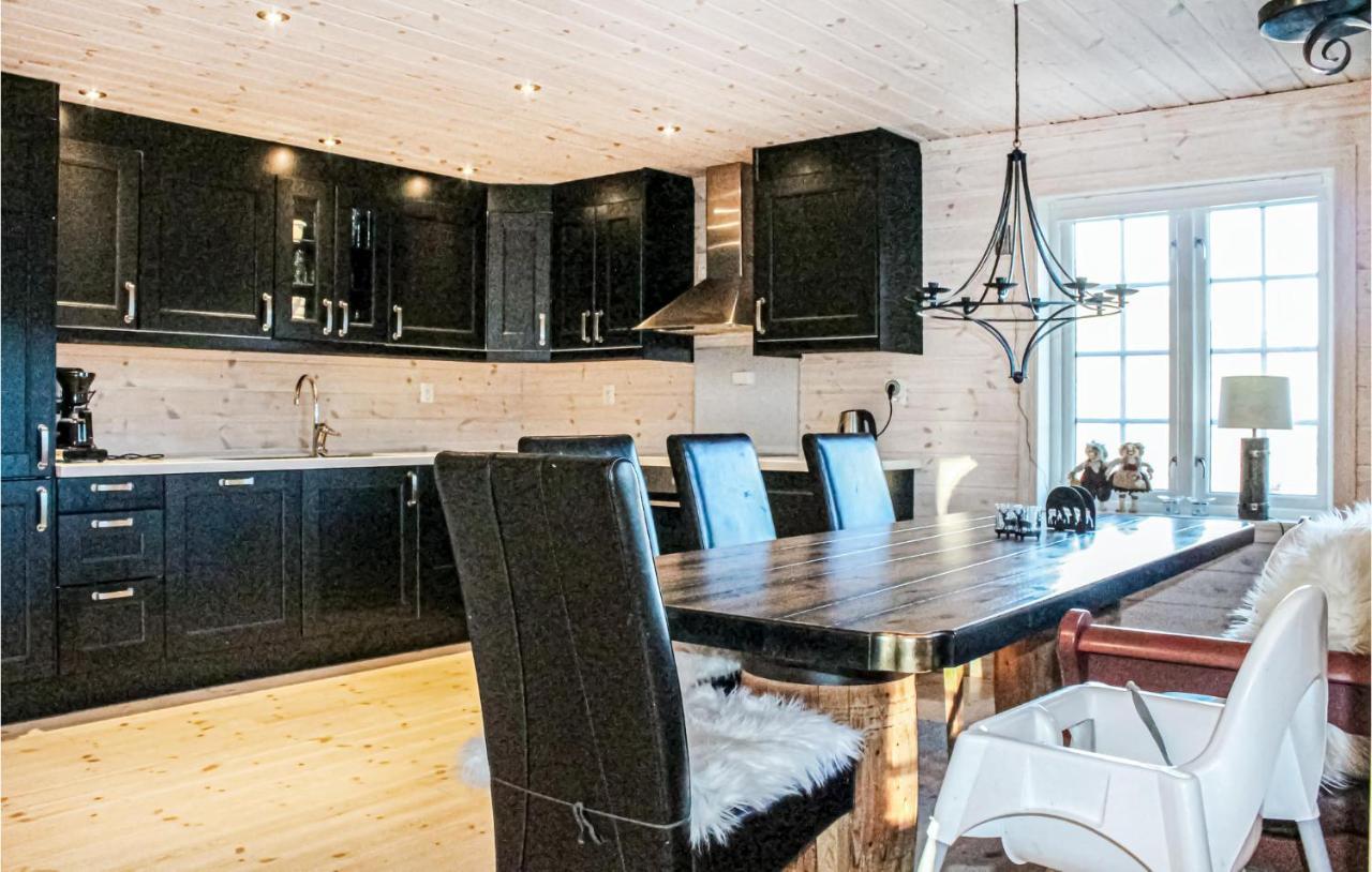5 Bedroom Nice Home In Matredal Екстериор снимка